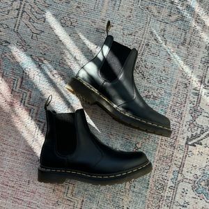SOLD: Dr. Marten’s 2976 BEX SMOOTH LEATHER CHELSEA BOOTS